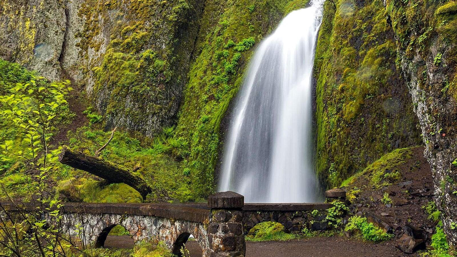 Wahkeena Falls above a stone bridge in the Columbia River Gorge
